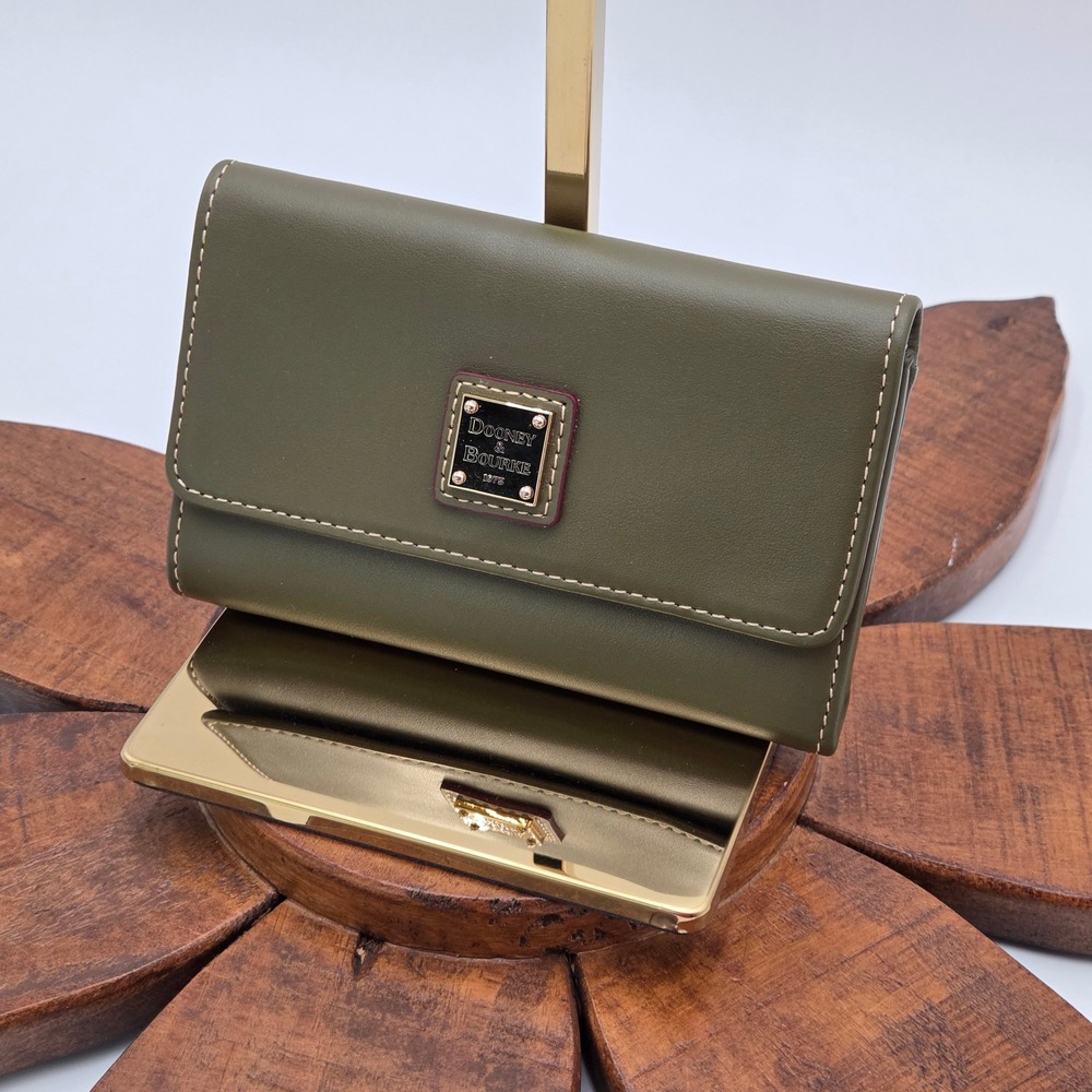 Dooney & Bourke NWOT Flap Wallet Olive Green 6" x 4"